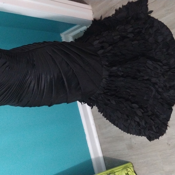 Evening Gown - Picture 4 of 4